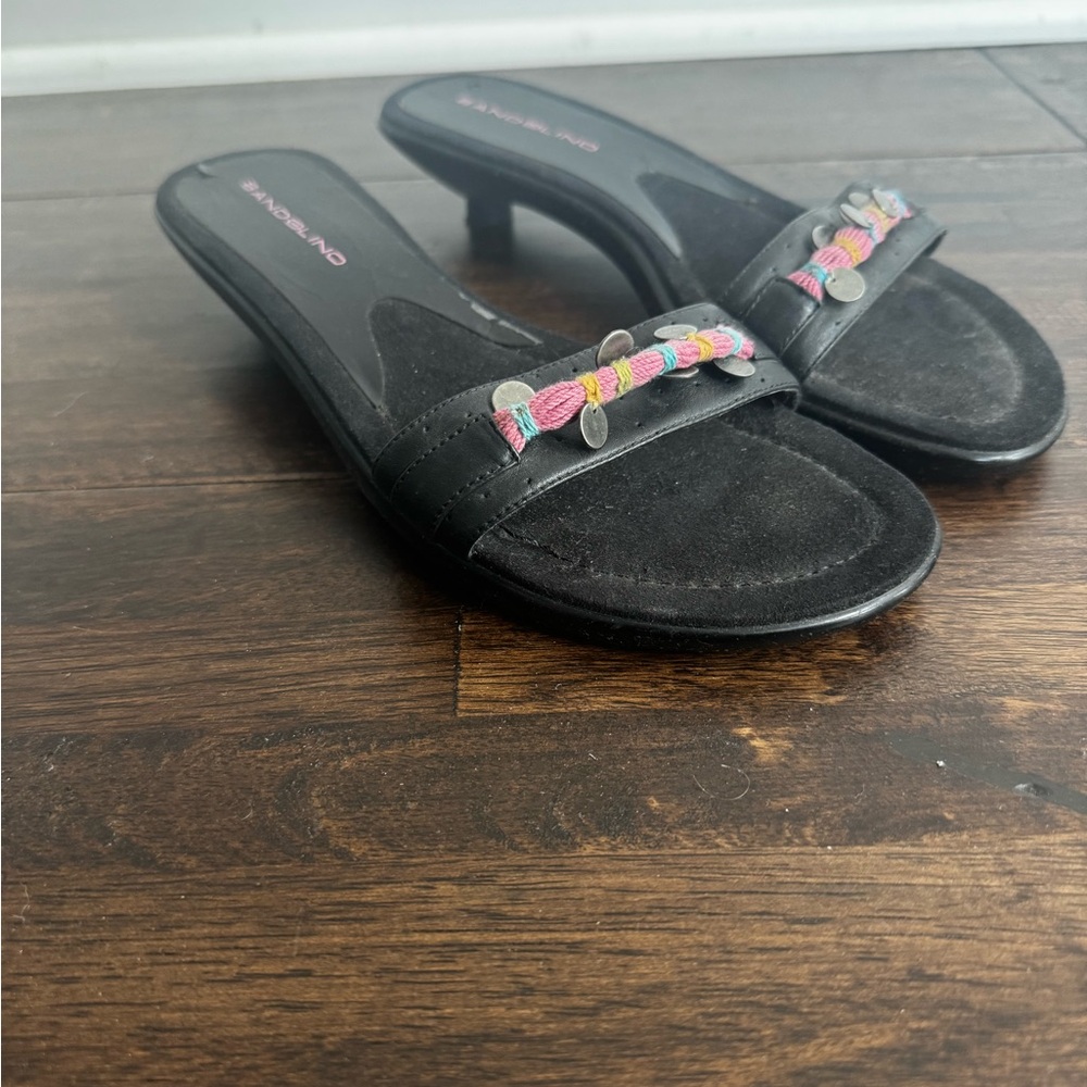 Bandolino Black Sandals with Colorful Embroidery